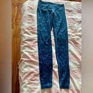 Lululemon leggings size 6